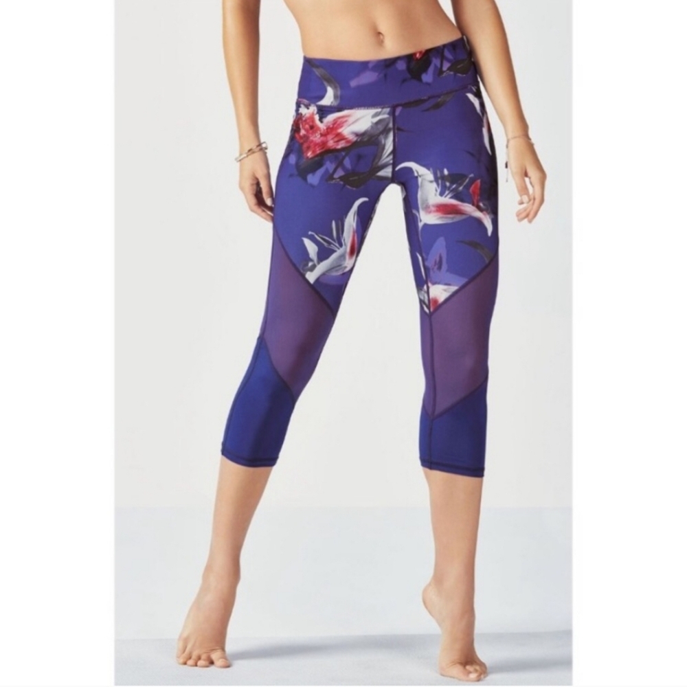 Fabletics Brogan Shimmer Mesh Capri Leggings Wome… - image 1